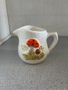 Merry mushroom pitcher